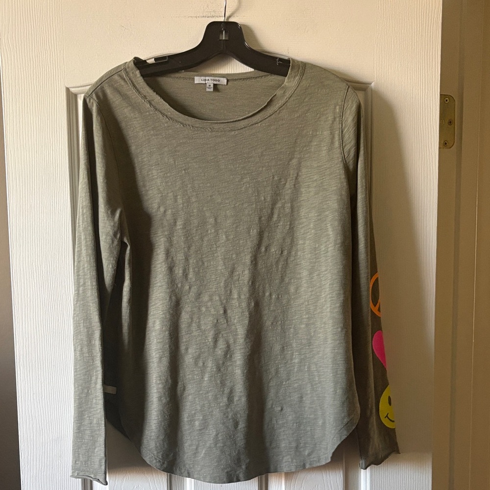 Lisa Todd Khaki Long Sleeve‎ T-Shirt with Graphics on Left Arm size M